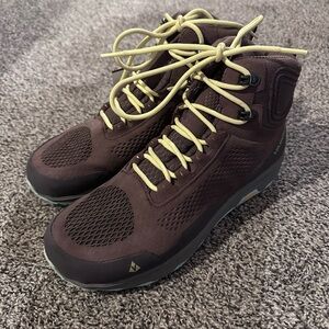 Vasque- BREEZE LT NTX LIGHTWEIGHT WATERPROOF HIKING BOOTS